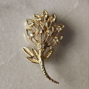 Laine Gold Floral Brooch